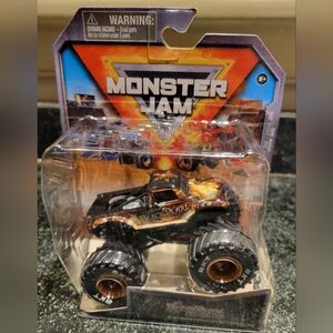 Monster Jam Black Pearl